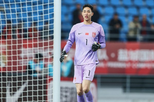 专业提供股票配资 他让泰山没崩! 2米01国门30分钟4次神扑, 球迷喊话: 王大雷快让位